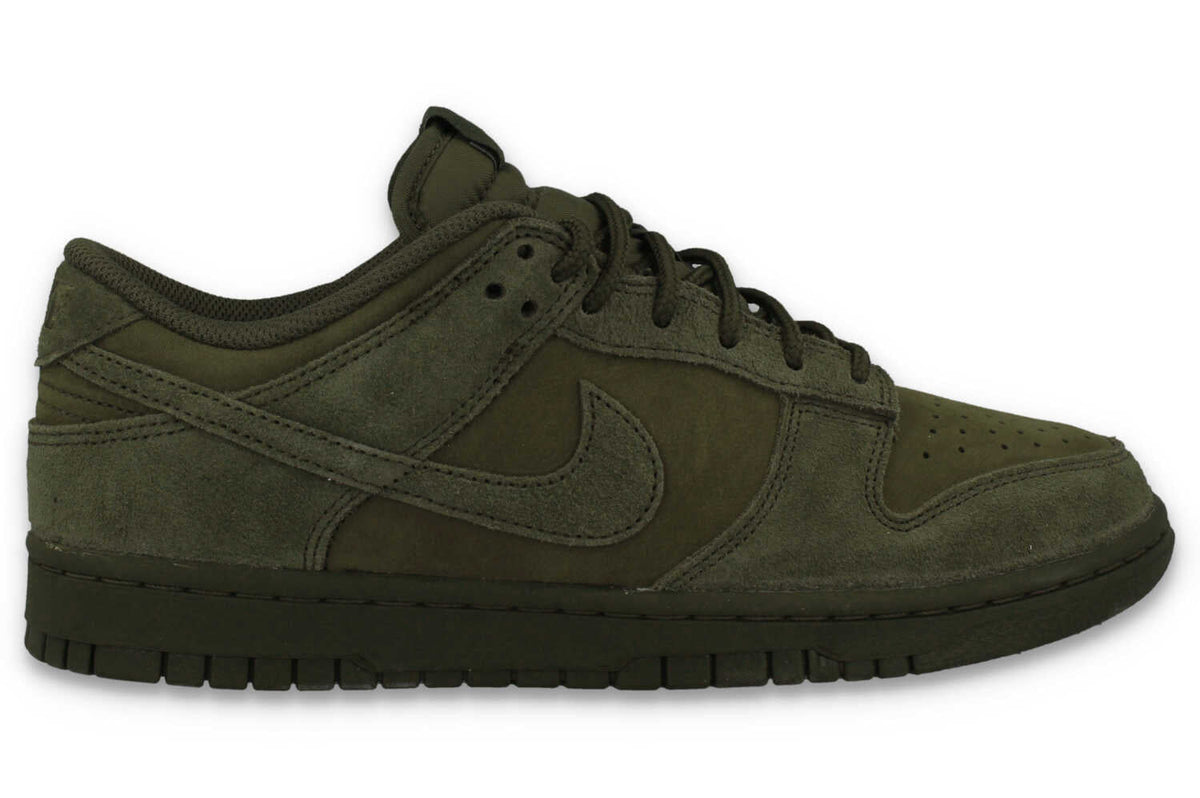 Dunk Low Retro SE