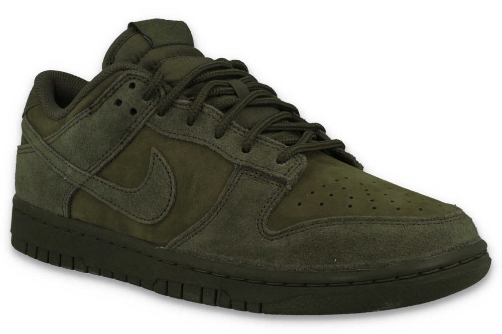 Dunk Low Retro SE