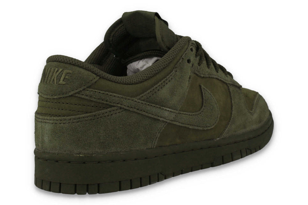 Dunk Low Retro SE